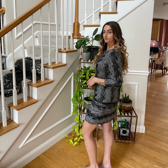 Maggy London Black Faux Leather Elbow Pads MIDI Dress - Picture 10 of 11